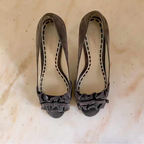 Enzo Angiolini Gray Suede Peep Toe 3.5 in. Heels Size 6.5 - Picture 4 of 8